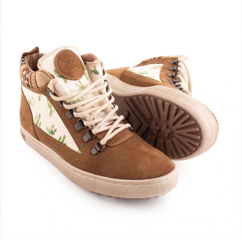 Inkkas Brand Prickly Camping Boots